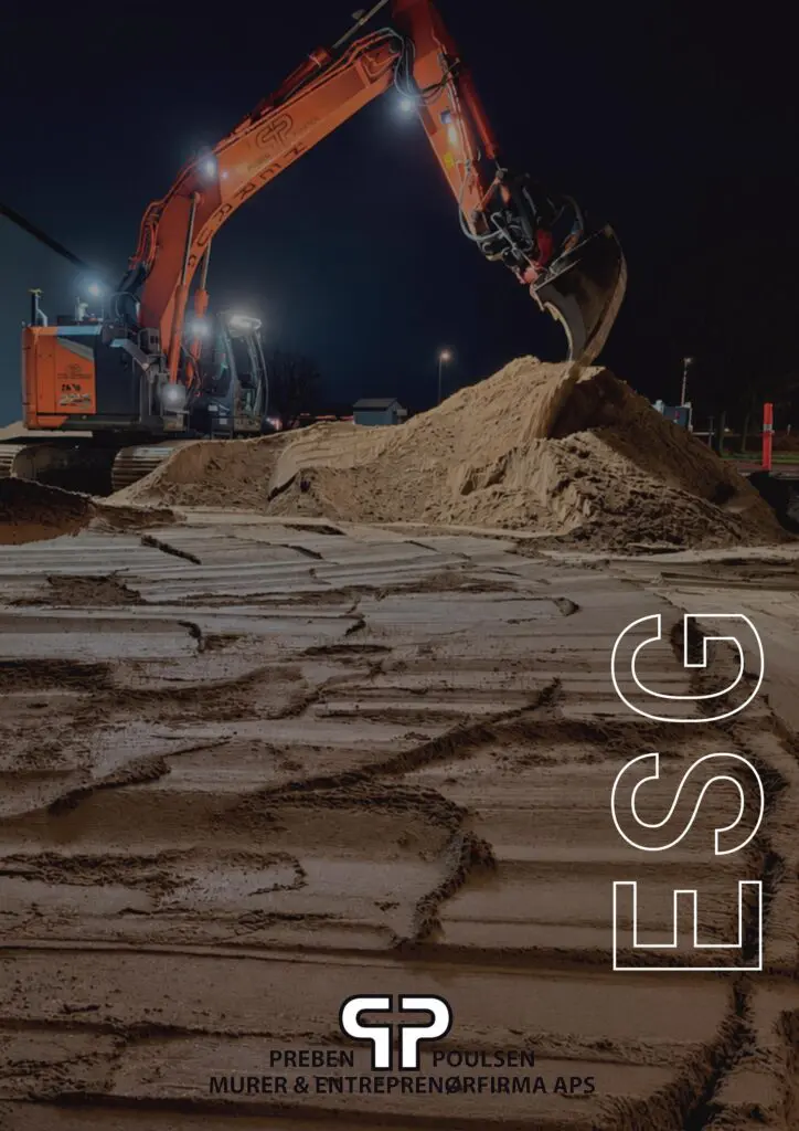Gravemaskine der arbejder i sand om aftenen med teksten ESG og Preben Poulsen logo